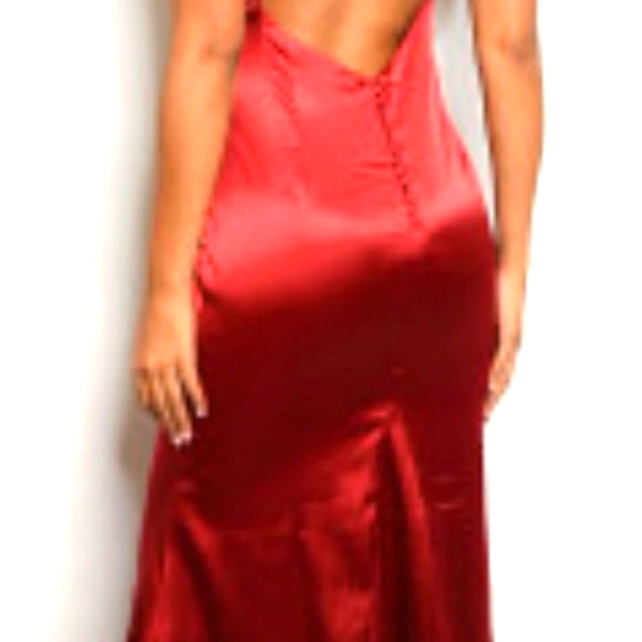 Hollywood Glam red satin dress - Picture 8 of 13